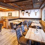 Almschloessl & Schrotteralm Aparthotel Obertauern