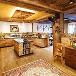 Aparthotel Almschloessl & Schrotteralm 4*
