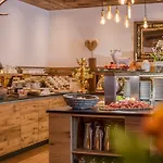 Almschloessl & Schrotteralm Aparthotel 4*